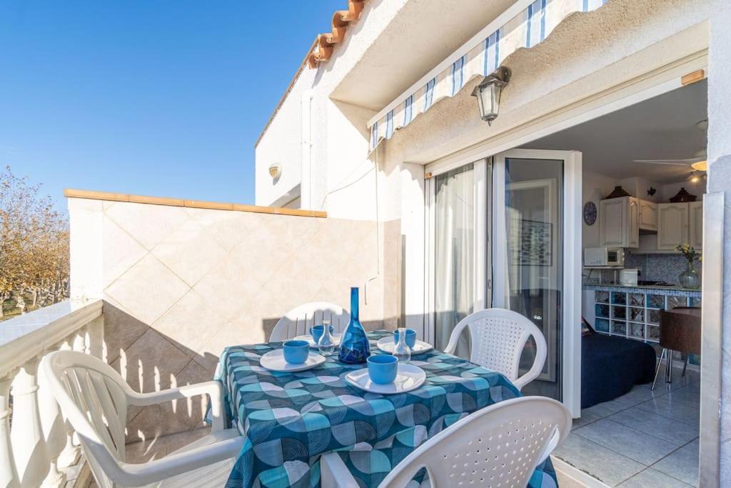 A16-Casa Con Barbacoa En La Playa Villa Empuriabrava Exterior photo